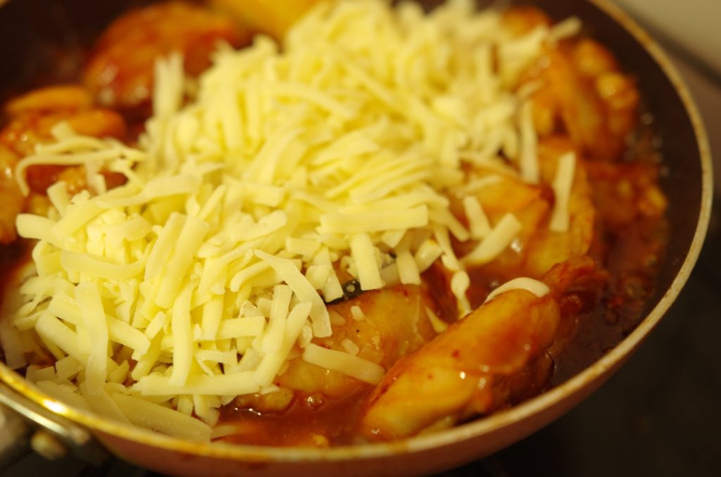 ノンストップ　インスタントラーメンでチーズタッカルビ麺　レシピ