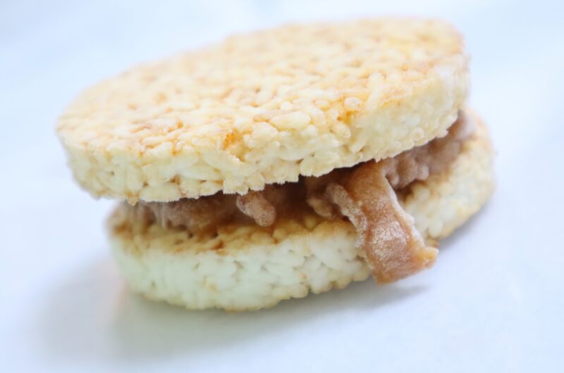 【家事ヤロウ】コンビニきんぴらライスバーガーのレシピ｜仲里依紗｜ベランダキャンプ飯【3月23日】