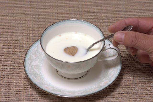 【ヒルナンデス】ホットミルク湯豆腐のレシピ｜マコさん｜ライバル食材徹底討論【12月1日】