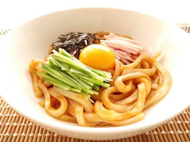 男子ごはん】変わり種うどん3品｜梅うどん｜炭うどん｜モロヘイヤうどん【7月10日】 | きなこのレビューブログ