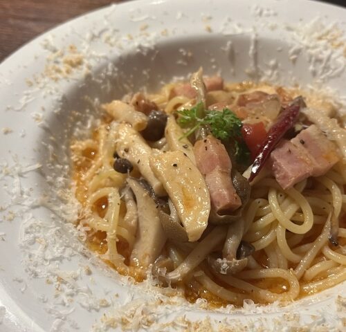 和服パスタ 季節の移ろいを感じる、ほっと和むパスタ🍝🍂 #8代葵カフェ の秋パスタ